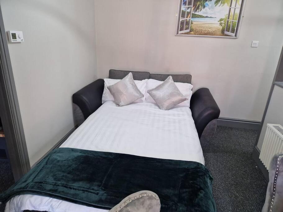 Rugby Coach House, Central Location, 5 Star Rating Экстерьер фото
