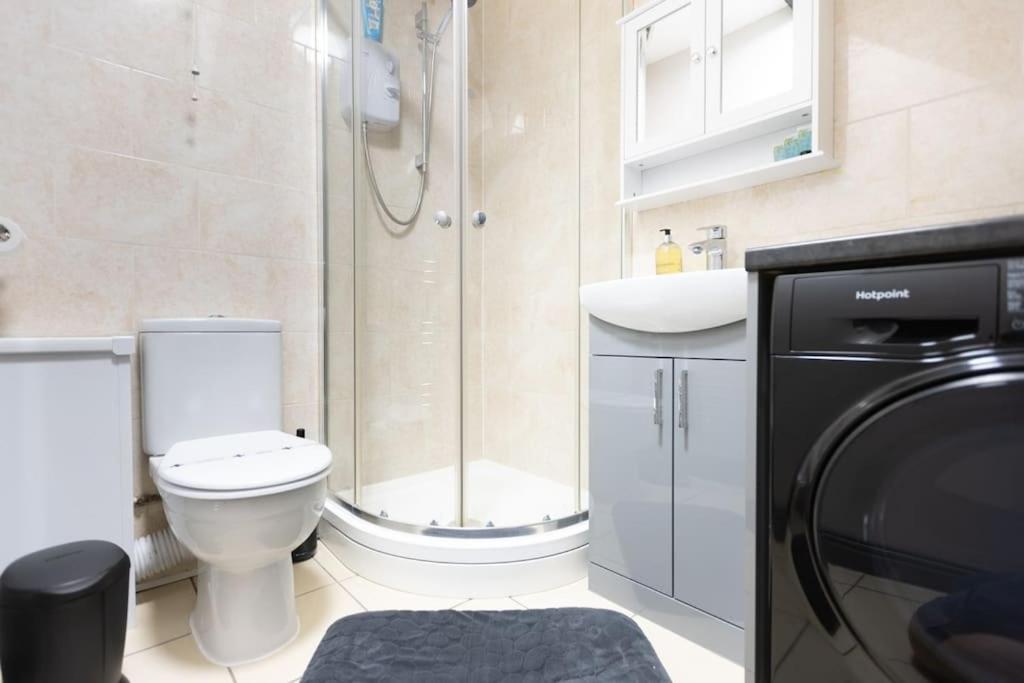 Rugby Coach House, Central Location, 5 Star Rating Экстерьер фото